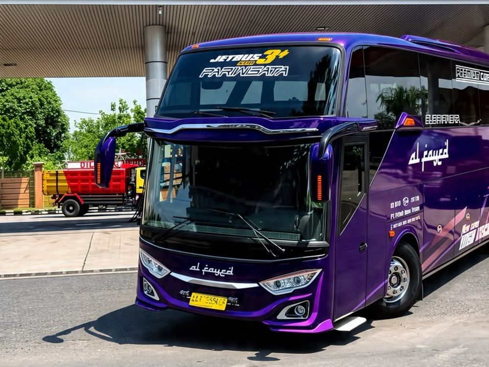 Bus Aghisna Alfayed, tampak samping