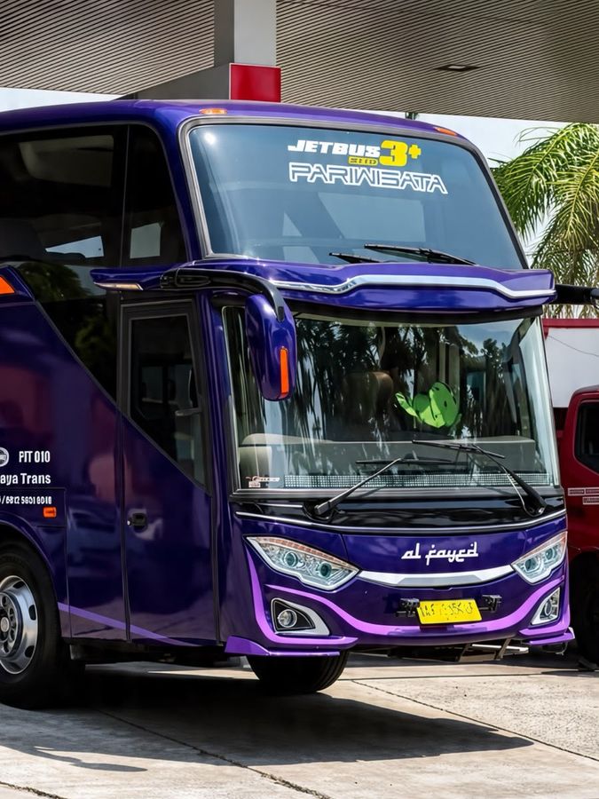 Bus Aghisna Alfayed, tampak depan